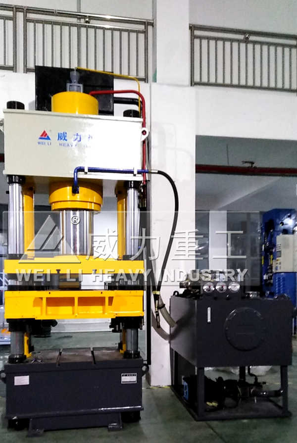 江西400吨全自动粉末液压机已经安装调试完成